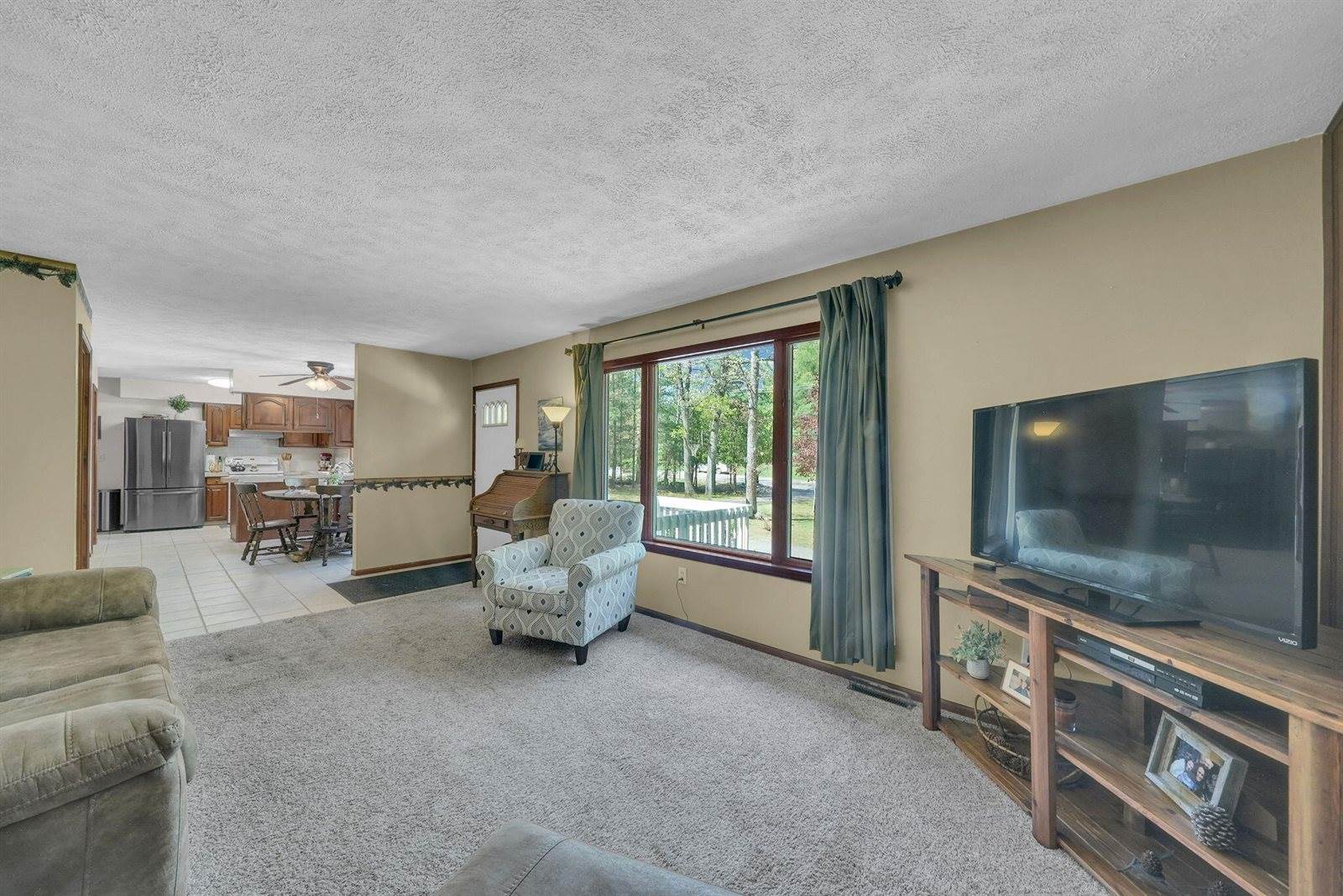 6412 East Higgins Lake Drive, Roscommon, MI 48653