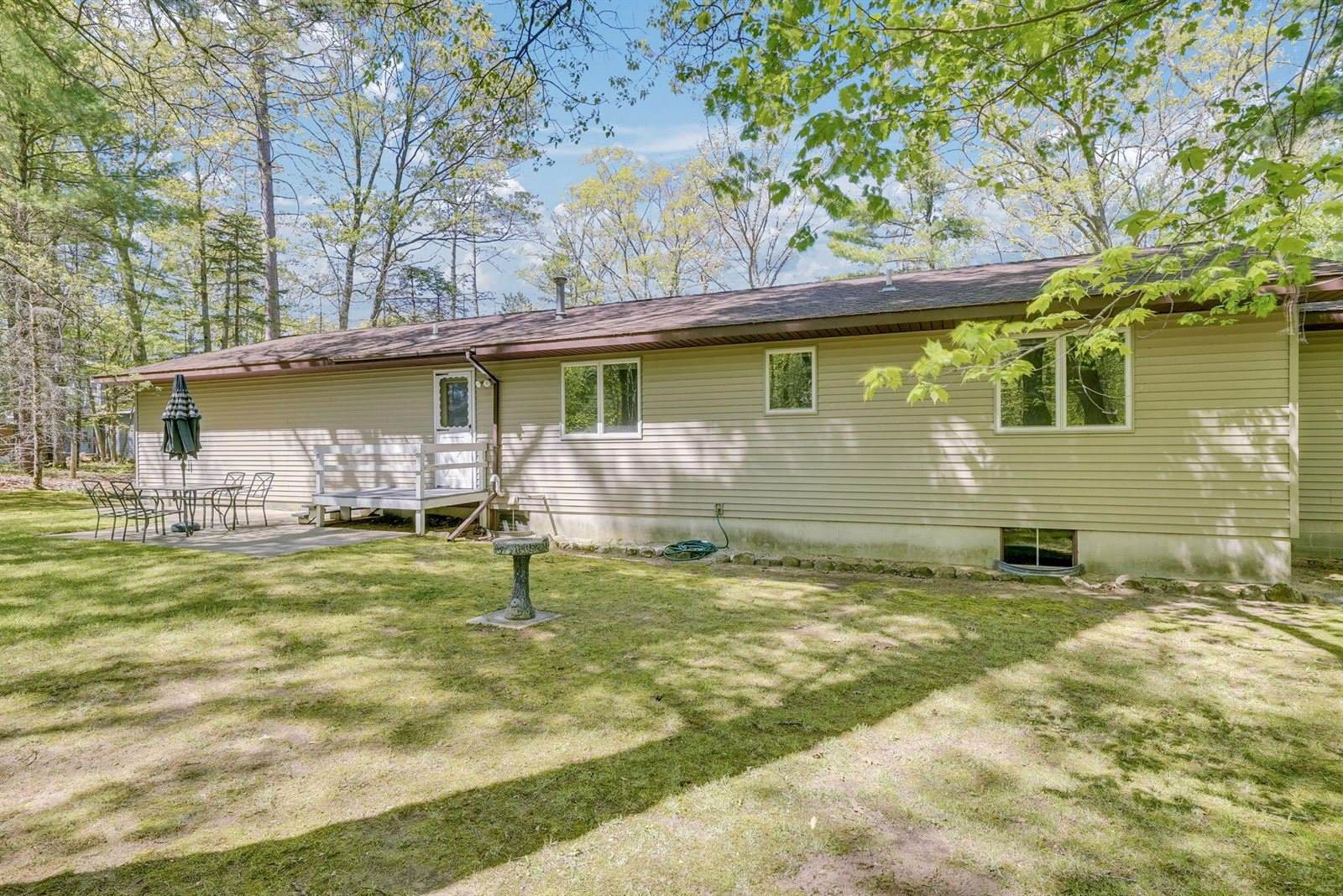 6412 East Higgins Lake Drive, Roscommon, MI 48653