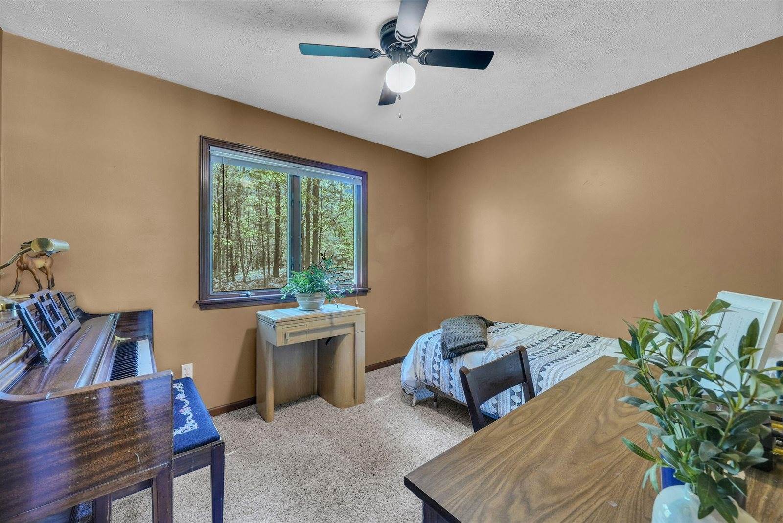 6412 East Higgins Lake Drive, Roscommon, MI 48653