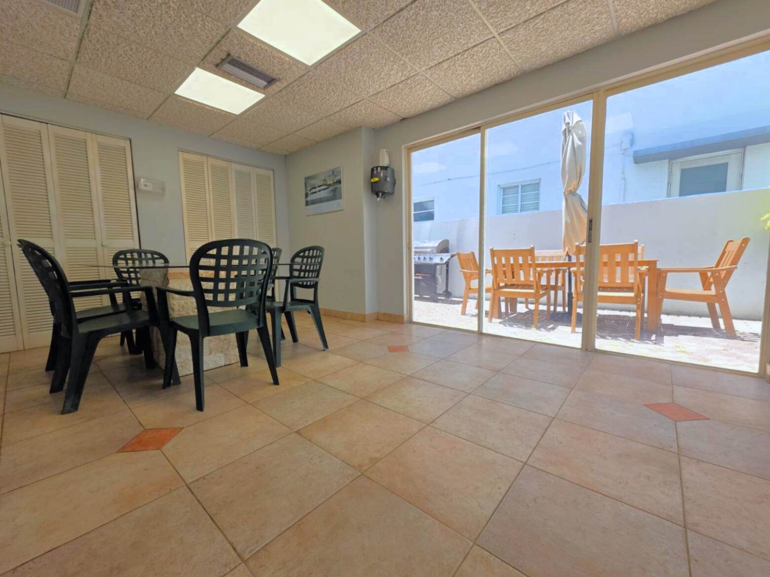 6941 Carlyle Avenue, Miami Beach, FL 33141