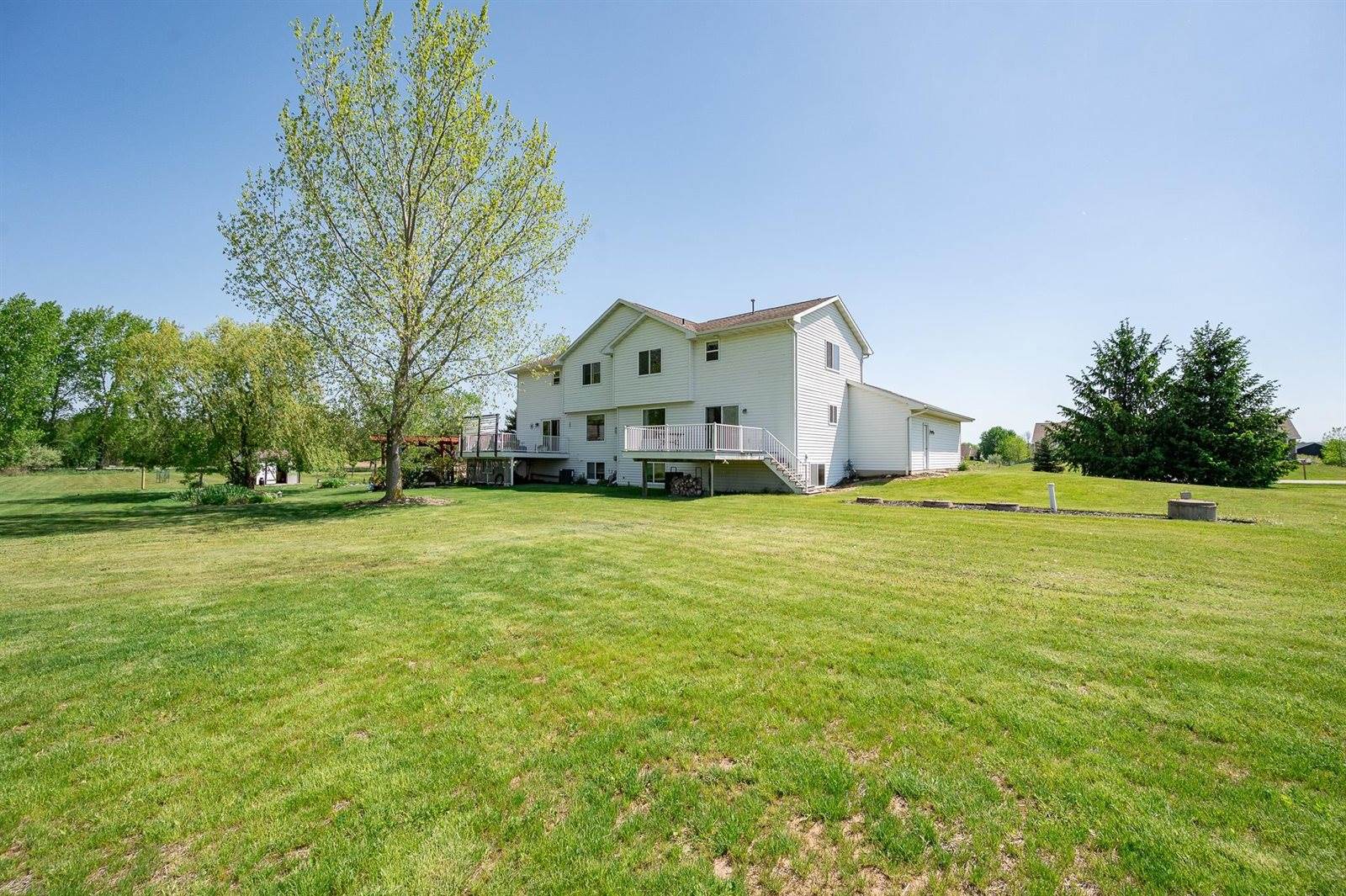 483 Madeline Lane, Little Suamico, WI 54141