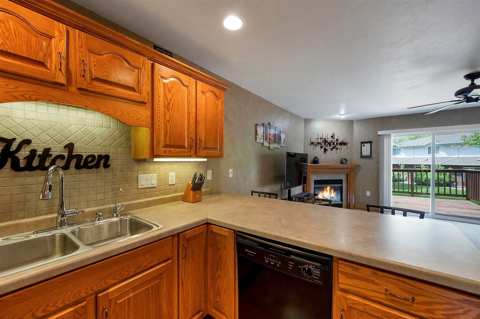 1909 Riverside Drive, Green Bay, WI 54313