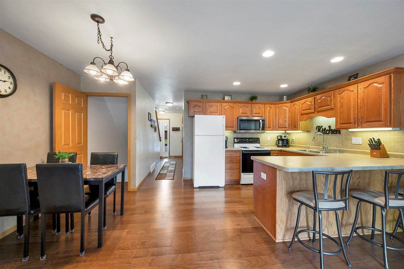 1909 Riverside Drive, Green Bay, WI 54313