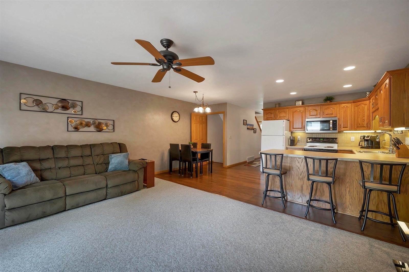 1909 Riverside Drive, Green Bay, WI 54313