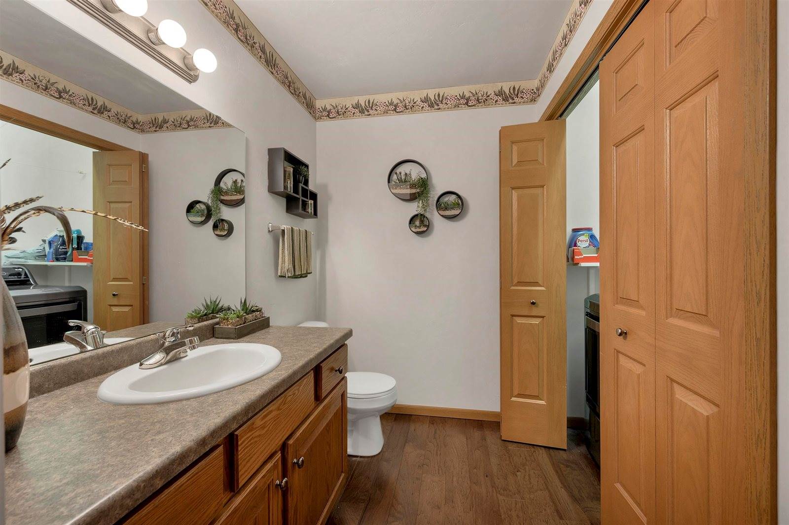 1909 Riverside Drive, Green Bay, WI 54313