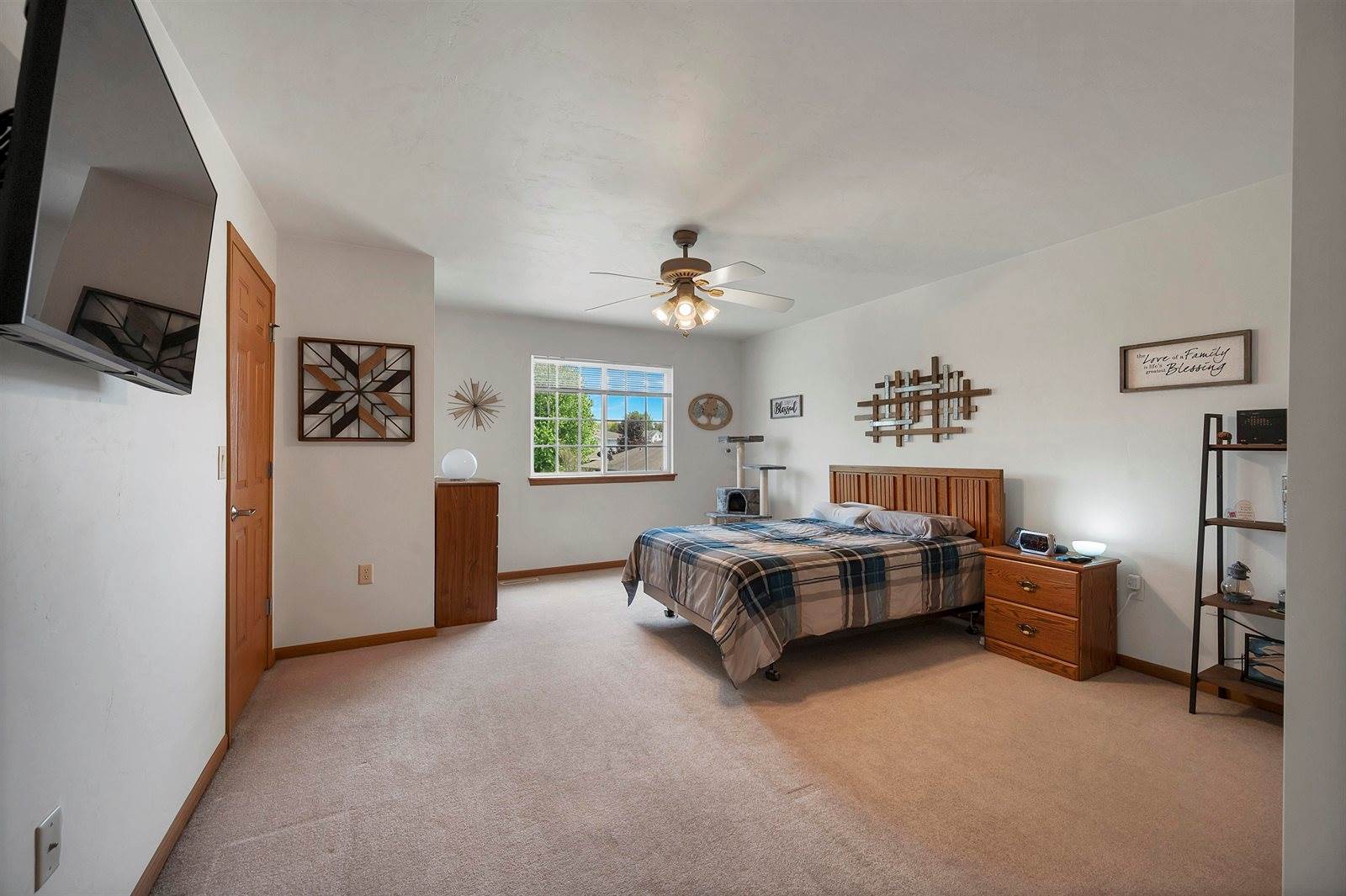 1909 Riverside Drive, Green Bay, WI 54313