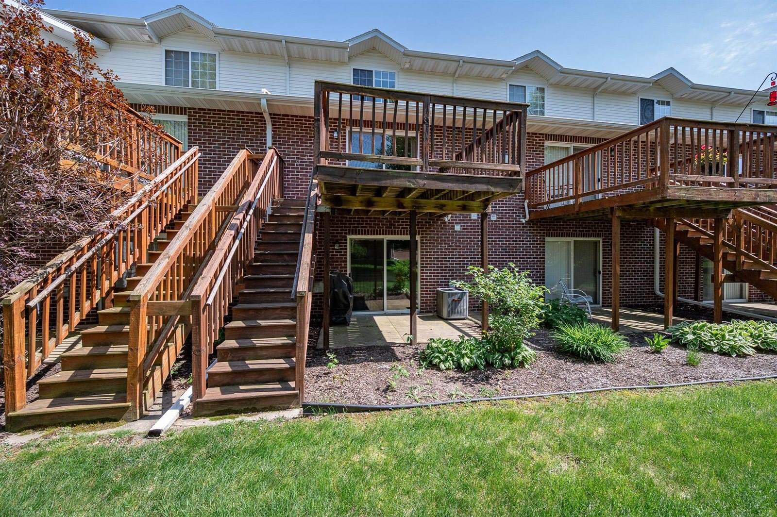 1909 Riverside Drive, Green Bay, WI 54313