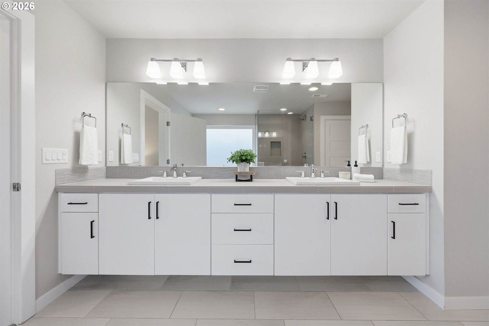 8100 SW Ryber Rd, Wilsonville, OR 97070
