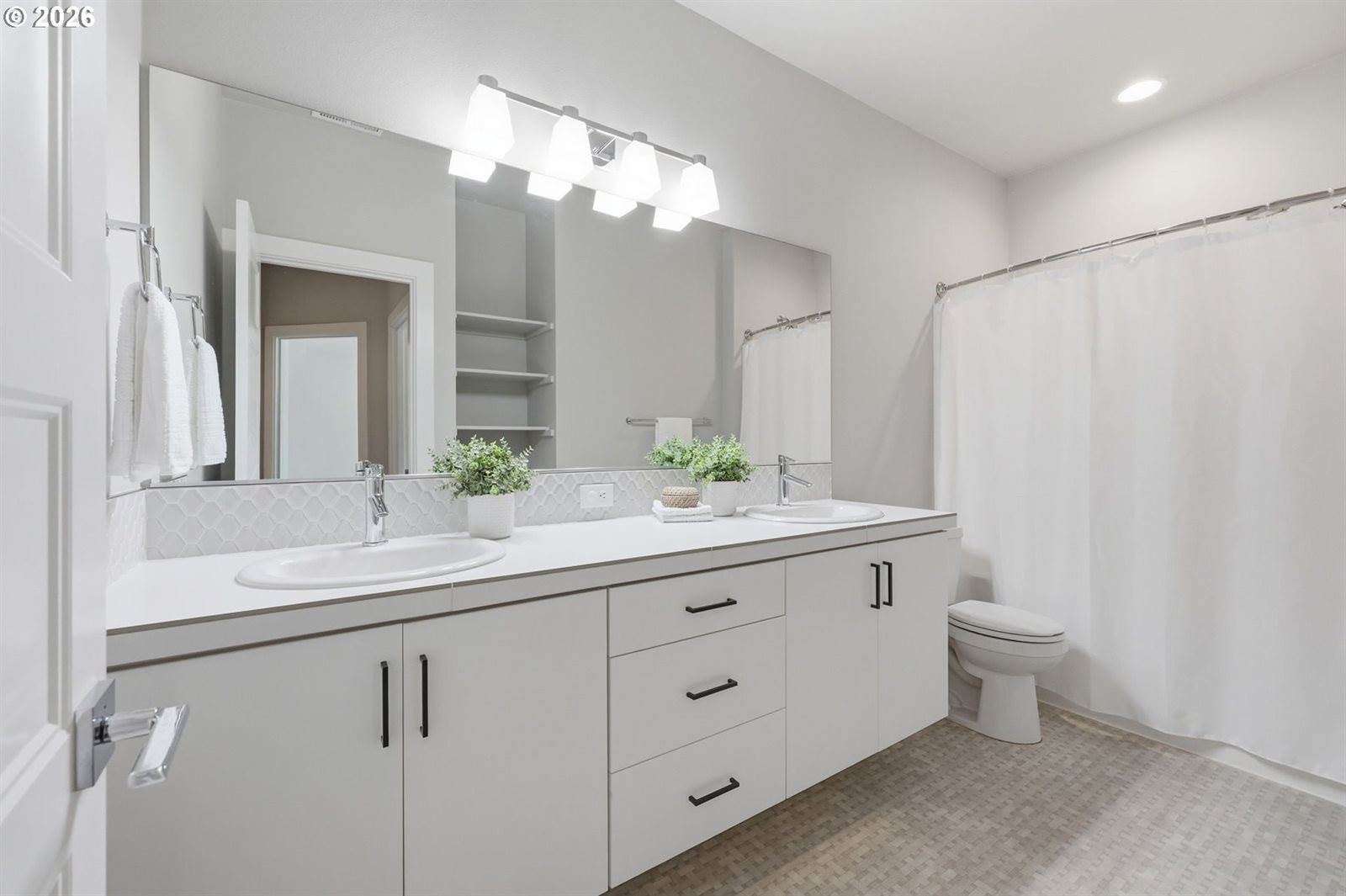 8100 SW Ryber Rd, Wilsonville, OR 97070