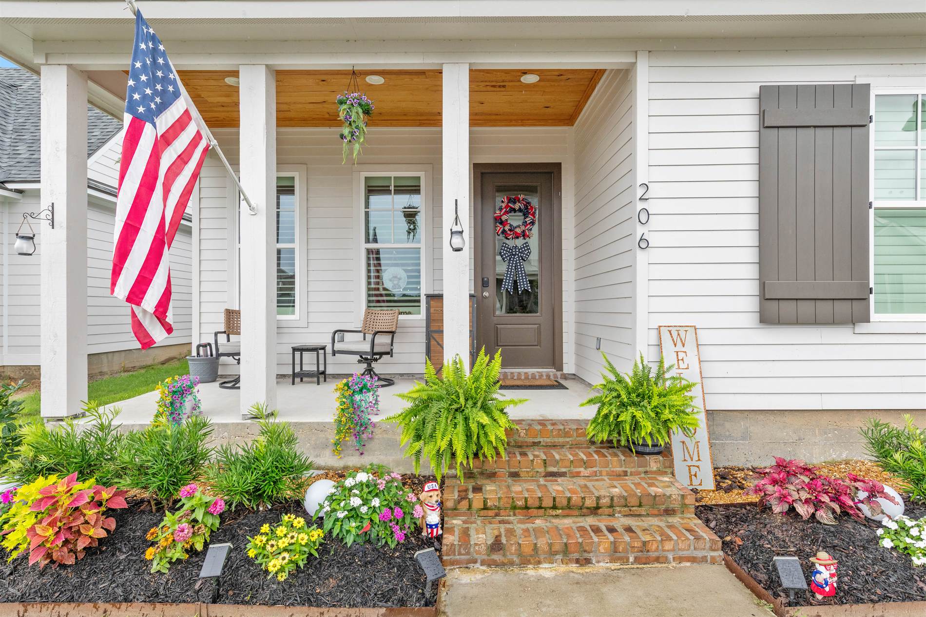 206 Oak Village Drive, Scott, LA 70583