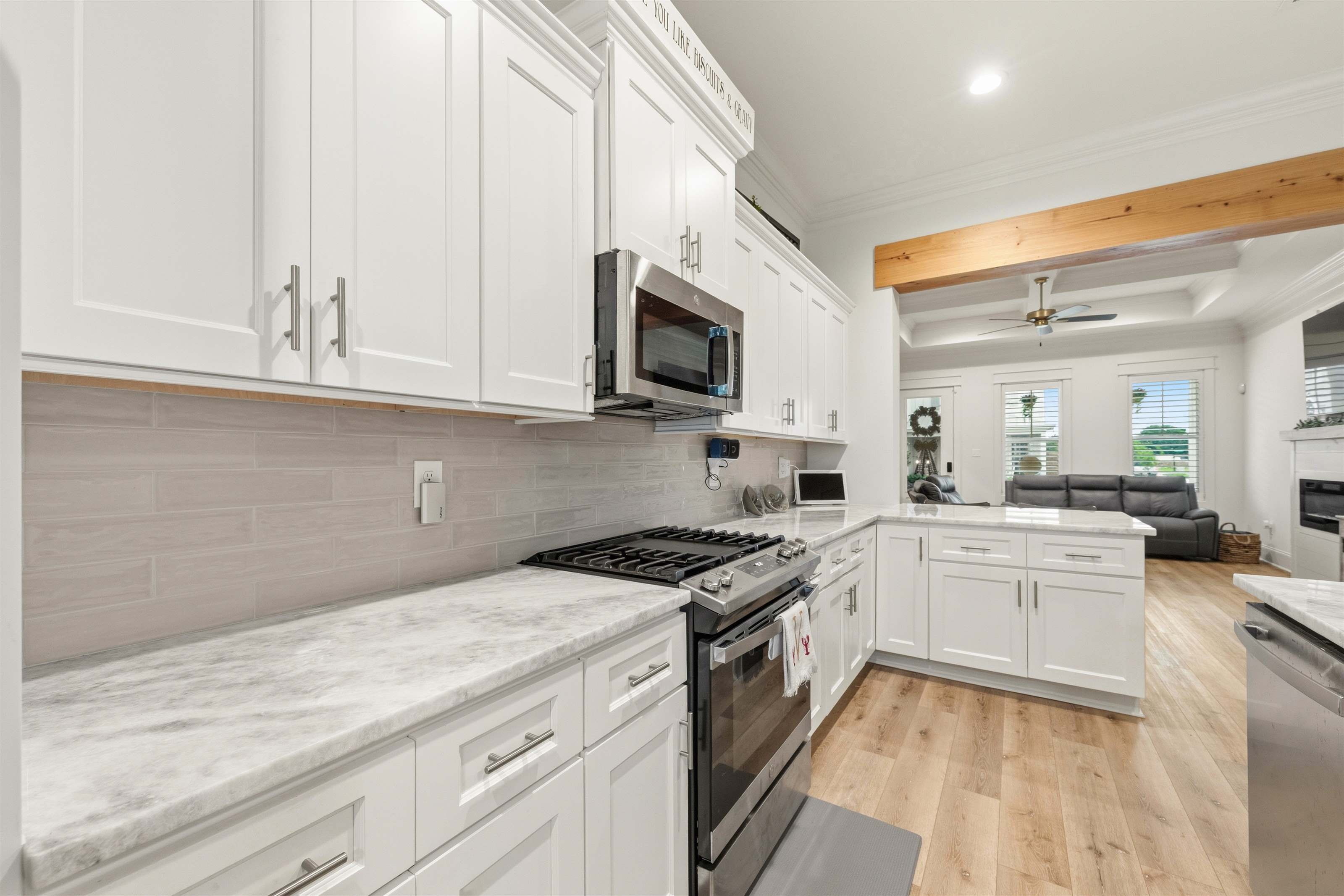 206 Oak Village Drive, Scott, LA 70583