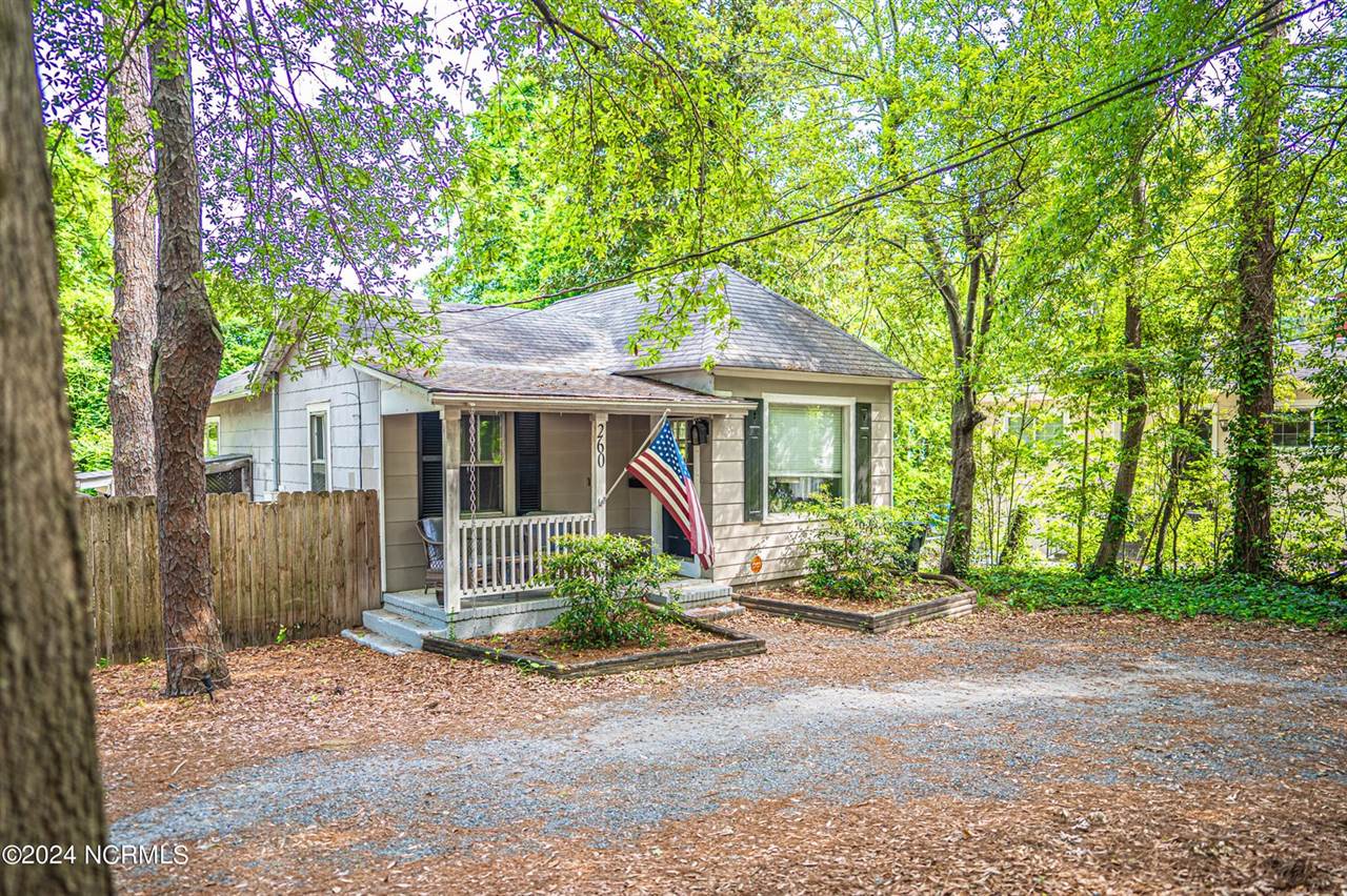 260 North May Street, Southern Pines, NC 28387