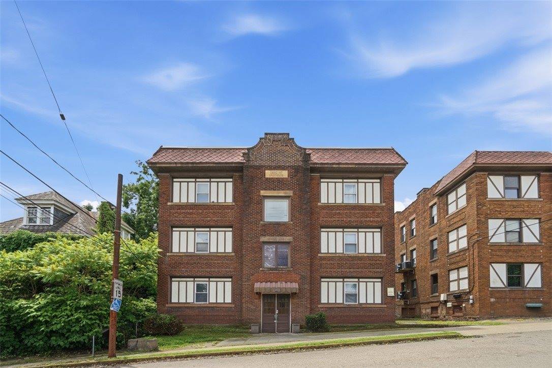 19 Singer Ave, McKees Rocks, PA 15136