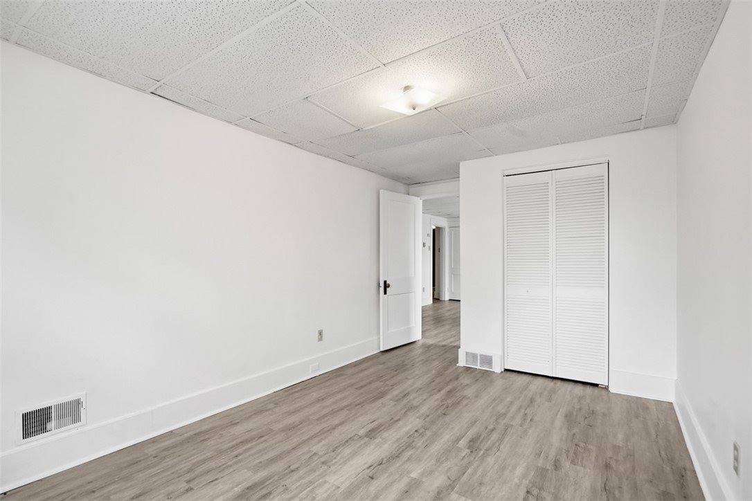 19 Singer Ave, McKees Rocks, PA 15136