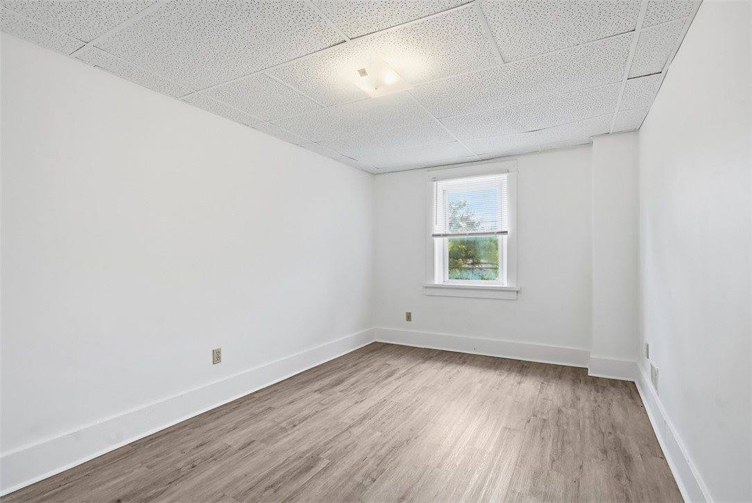 19 Singer Ave, McKees Rocks, PA 15136