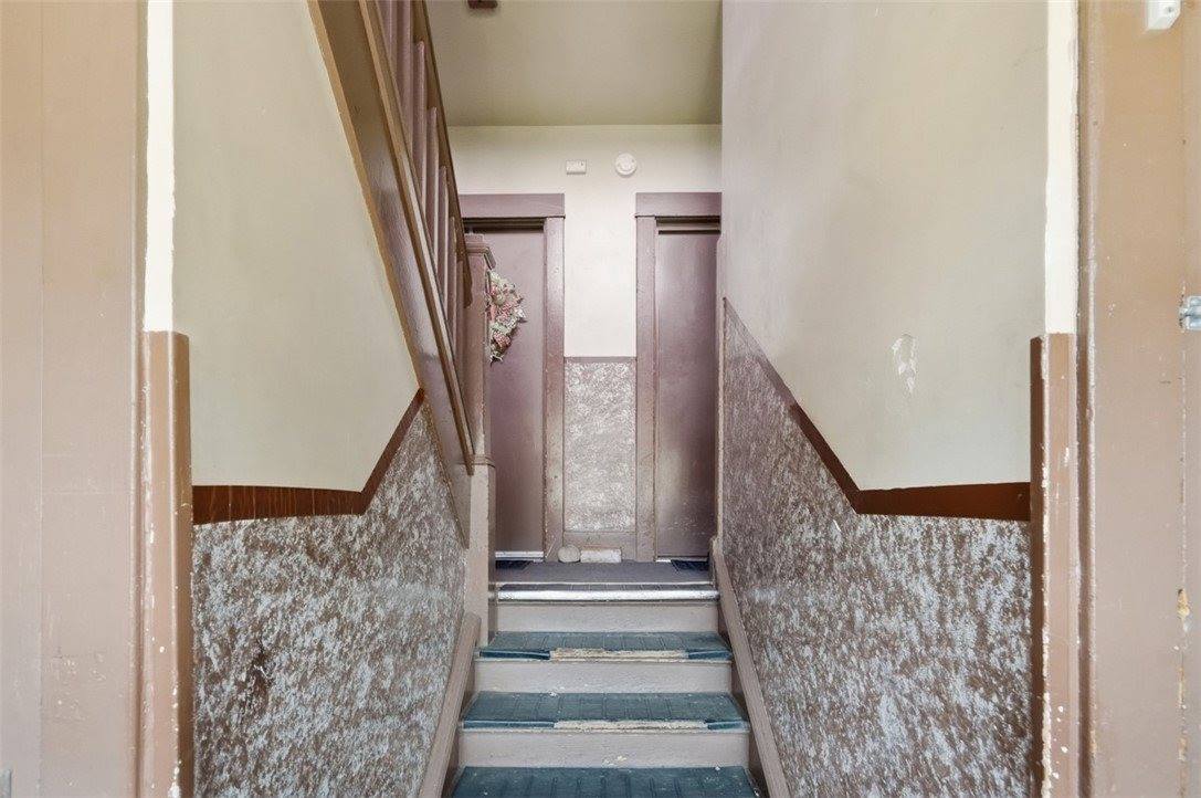 19 Singer Ave, McKees Rocks, PA 15136