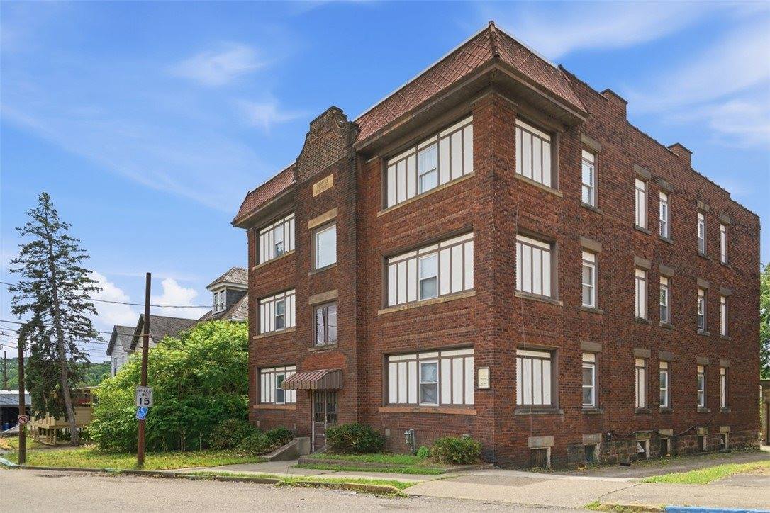 19 Singer Ave, McKees Rocks, PA 15136