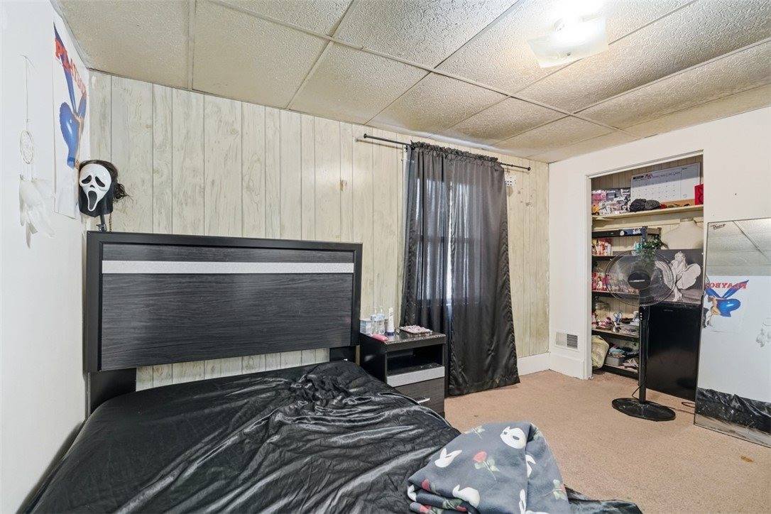 19 Singer Ave, McKees Rocks, PA 15136