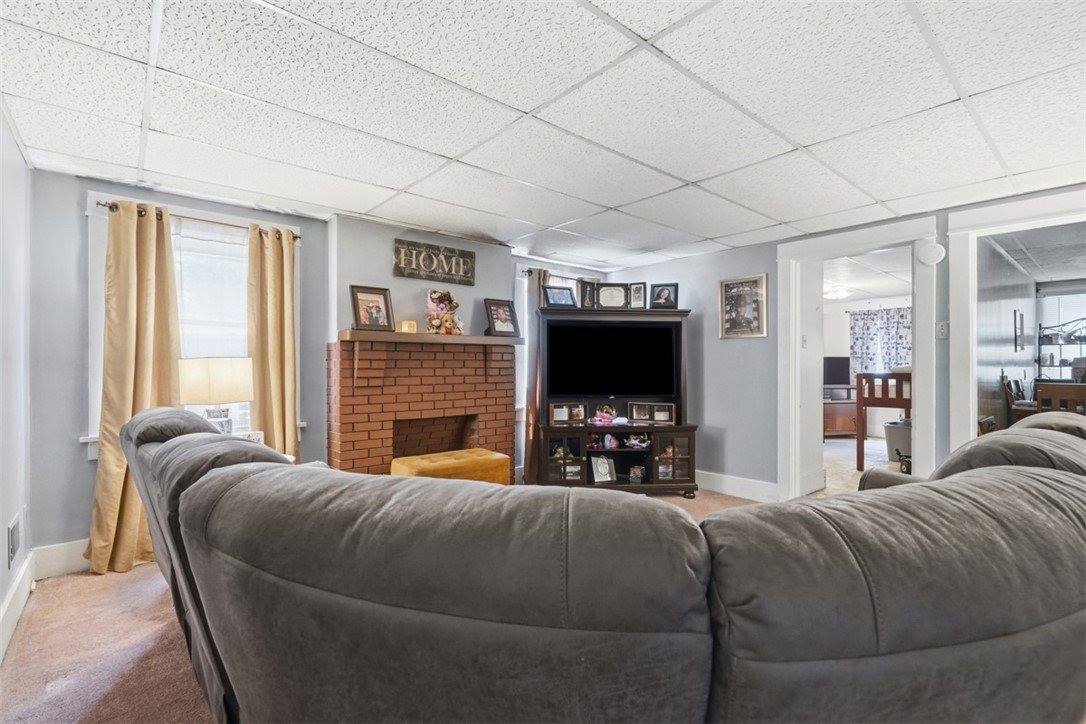19 Singer Ave, McKees Rocks, PA 15136