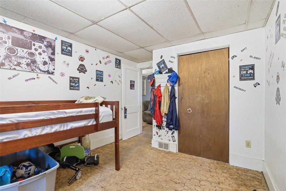 19 Singer Ave, McKees Rocks, PA 15136