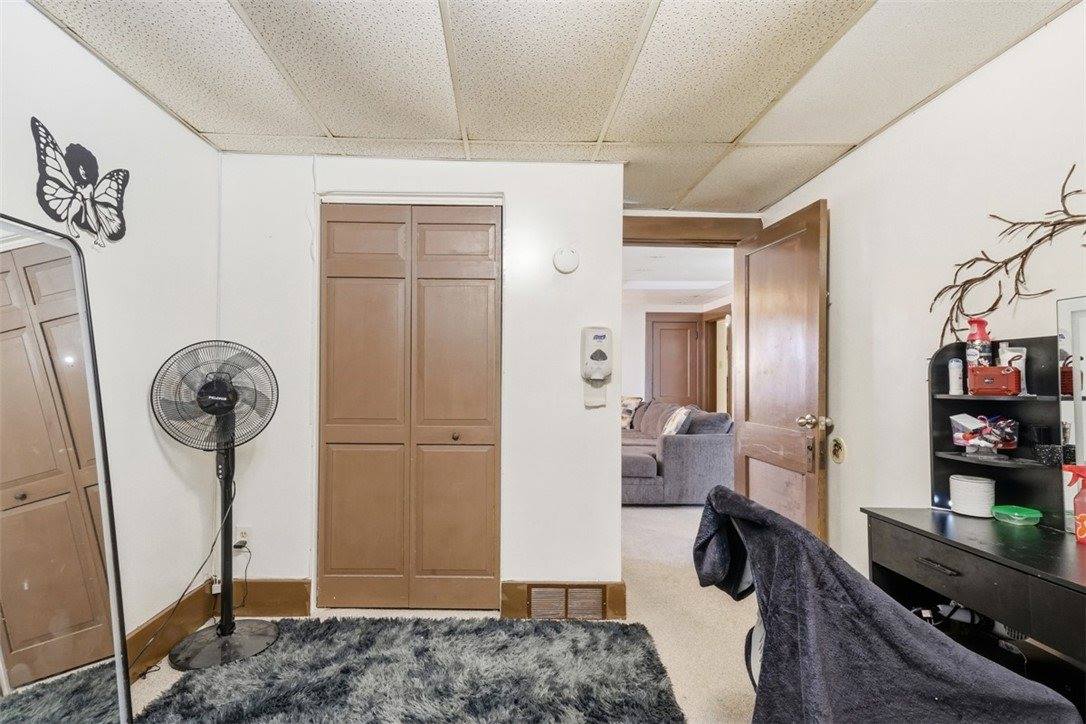 19 Singer Ave, McKees Rocks, PA 15136