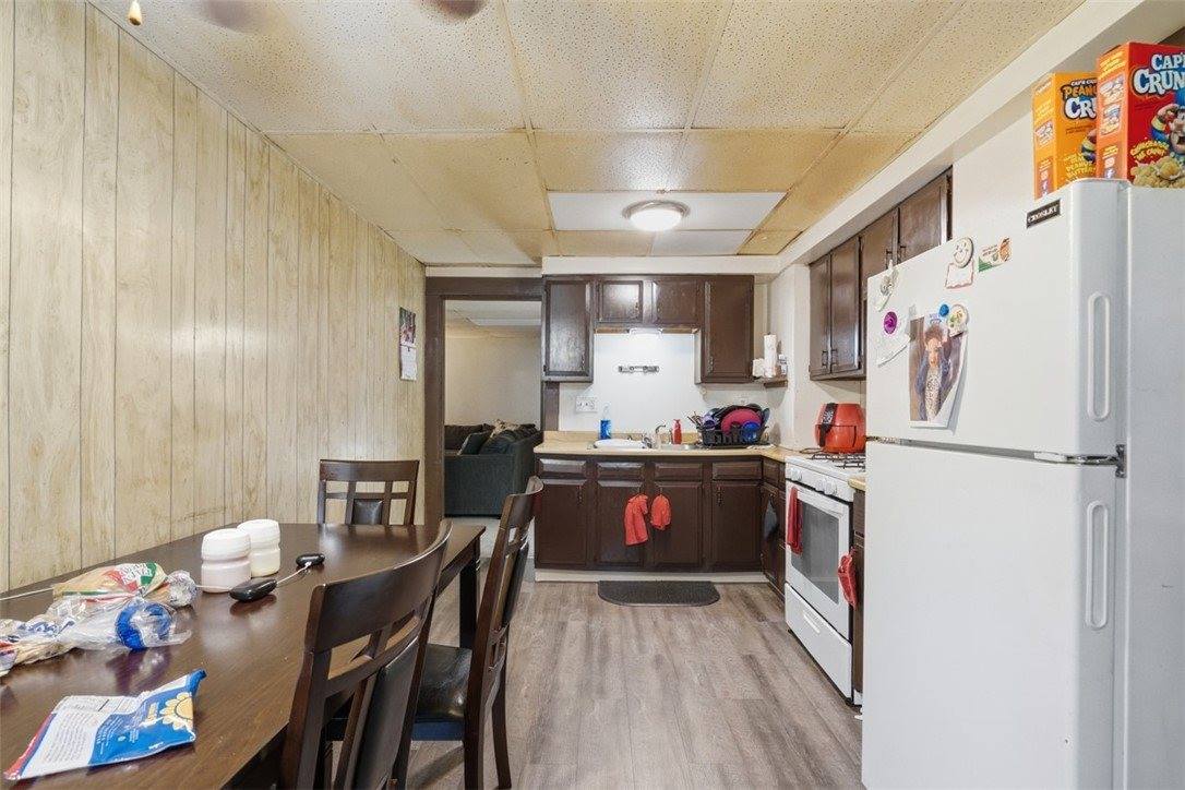 19 Singer Ave, McKees Rocks, PA 15136