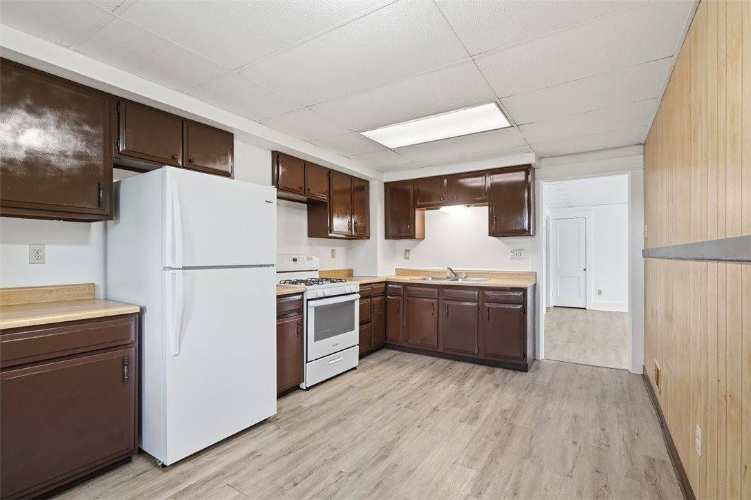 19 Singer Ave, McKees Rocks, PA 15136