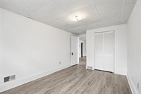 19 Singer Ave, McKees Rocks, PA 15136