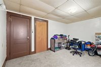 19 Singer Ave, McKees Rocks, PA 15136