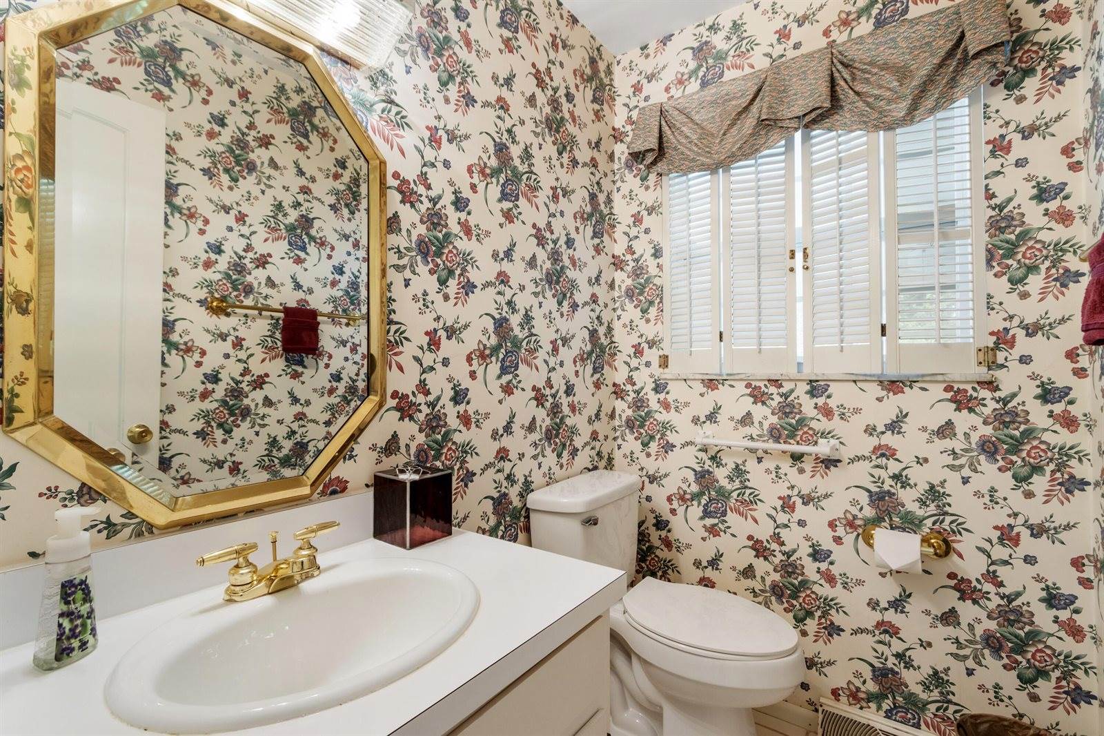 6835 Bowerman Street East, Worthington, OH 43085
