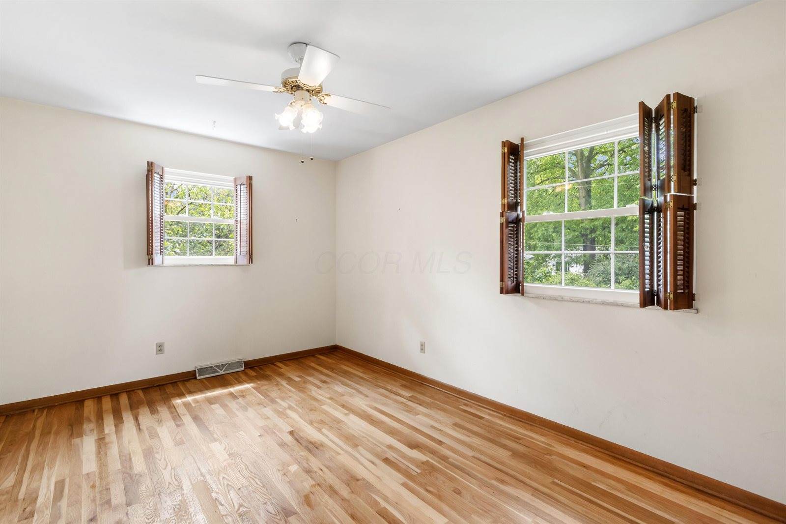 6835 Bowerman Street East, Worthington, OH 43085
