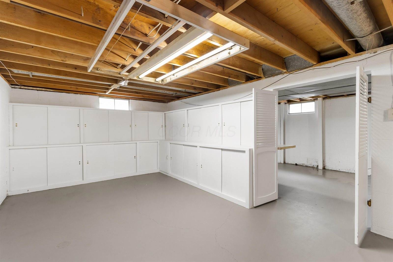 6835 Bowerman Street East, Worthington, OH 43085