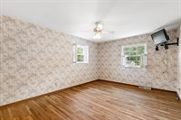 6835 Bowerman Street East, Worthington, OH 43085