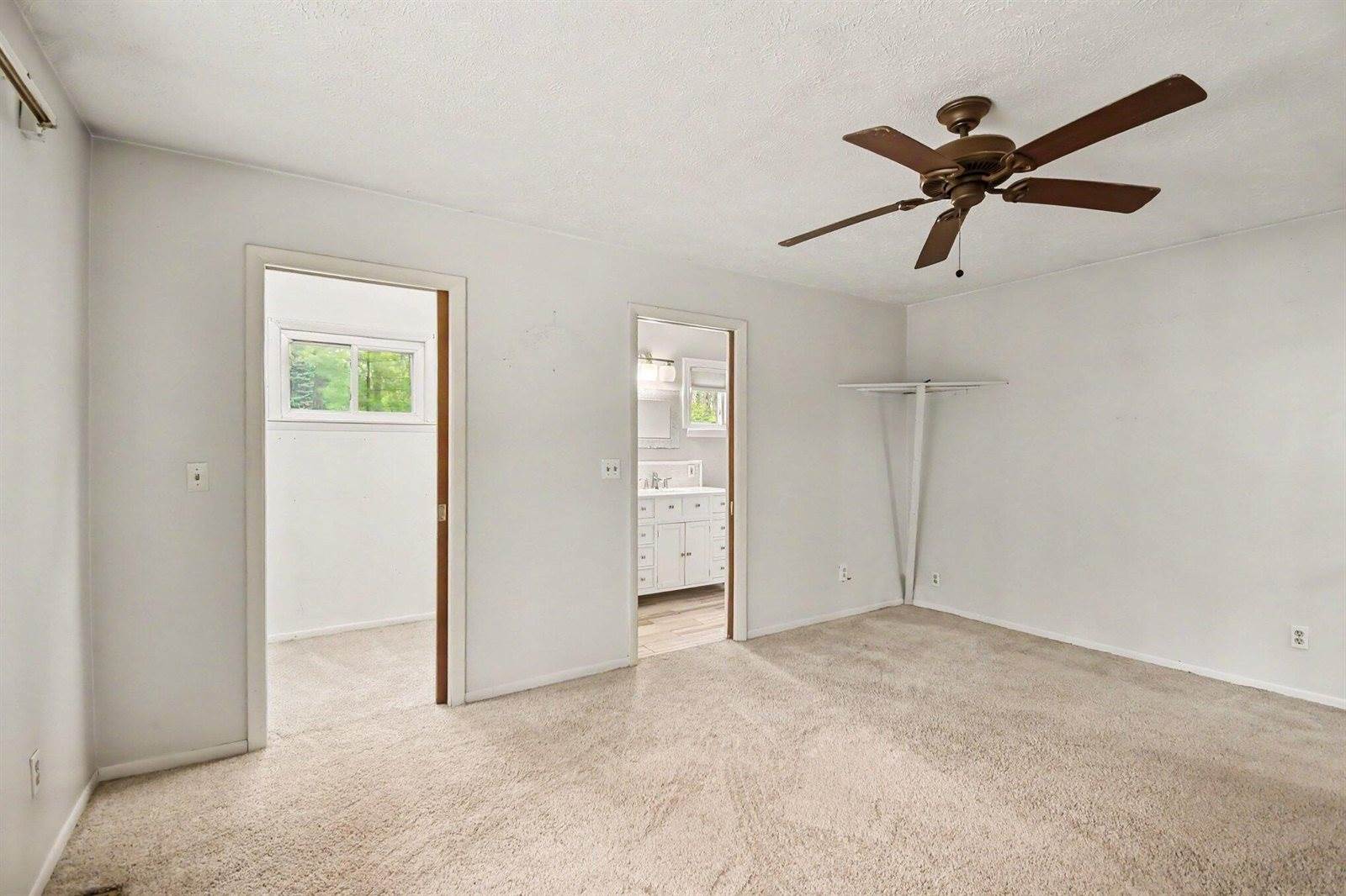 306 Silverhill Drive, Houghton Lake, MI 48629
