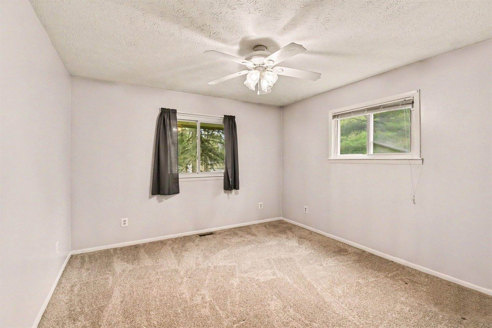 306 Silverhill Drive, Houghton Lake, MI 48629