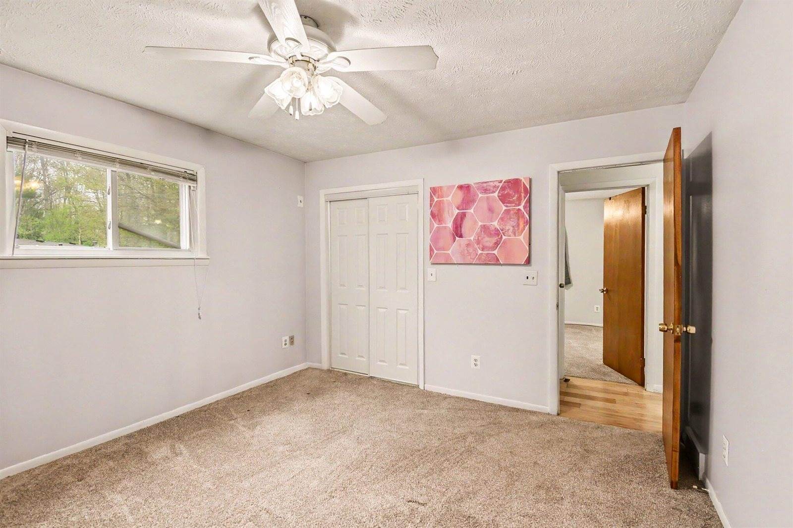 306 Silverhill Drive, Houghton Lake, MI 48629