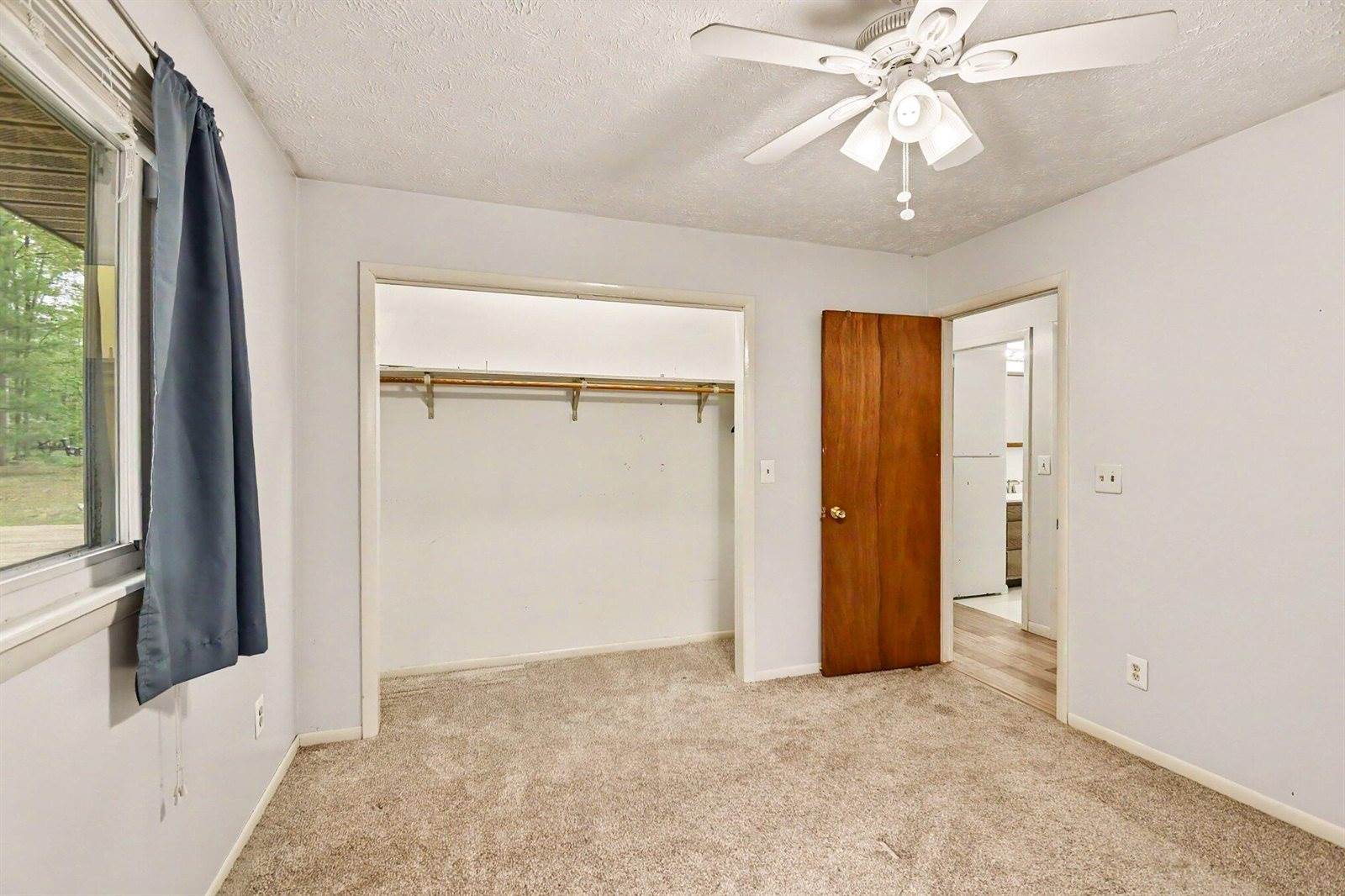 306 Silverhill Drive, Houghton Lake, MI 48629