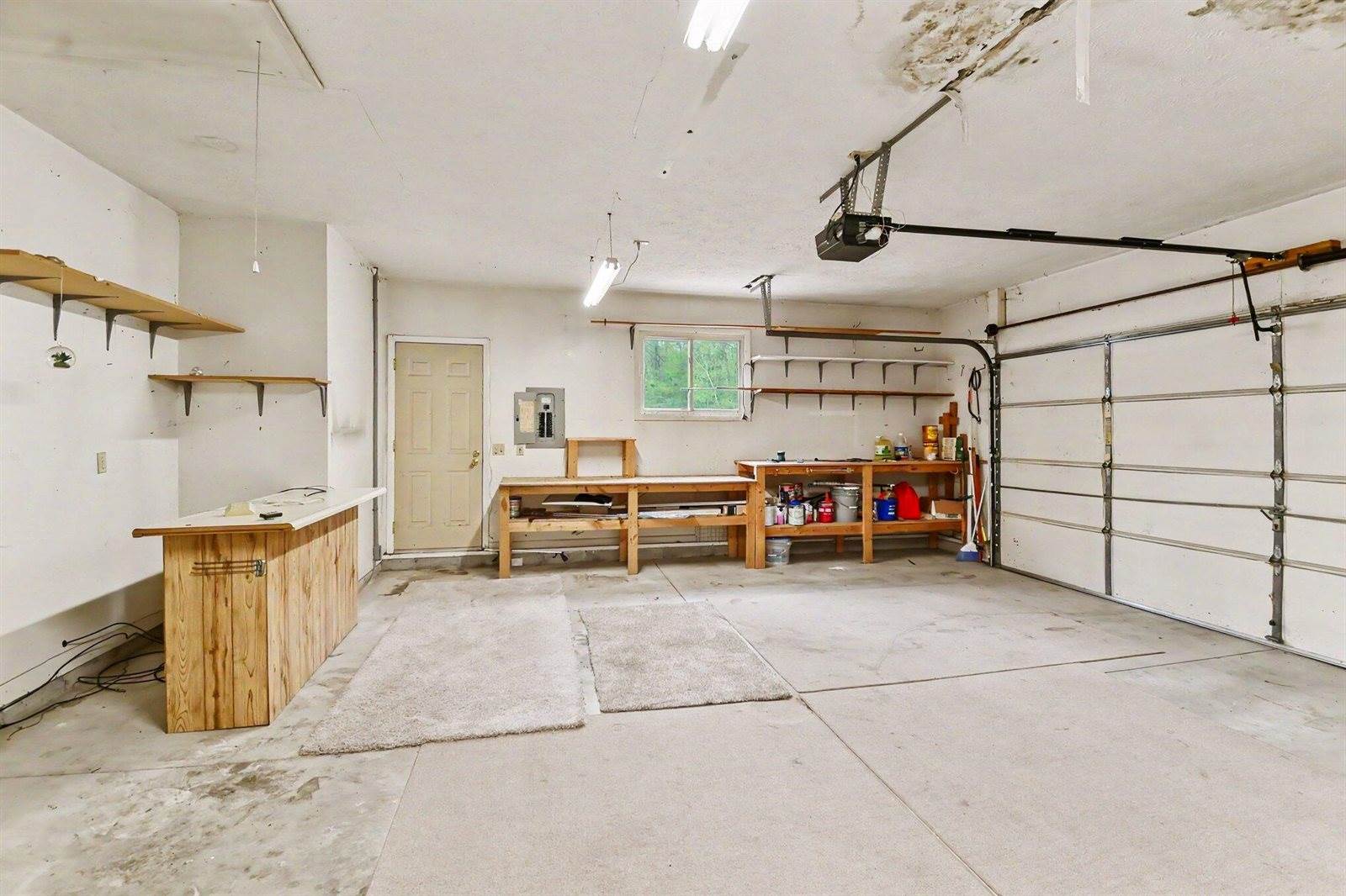 306 Silverhill Drive, Houghton Lake, MI 48629