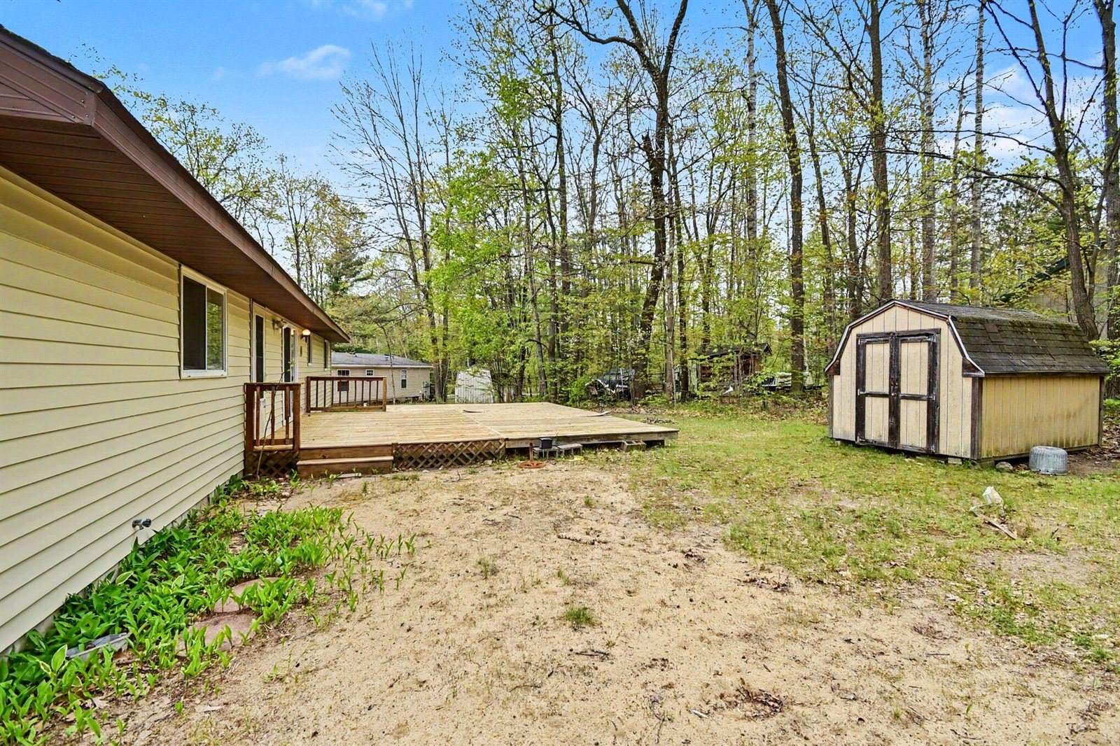 306 Silverhill Drive, Houghton Lake, MI 48629