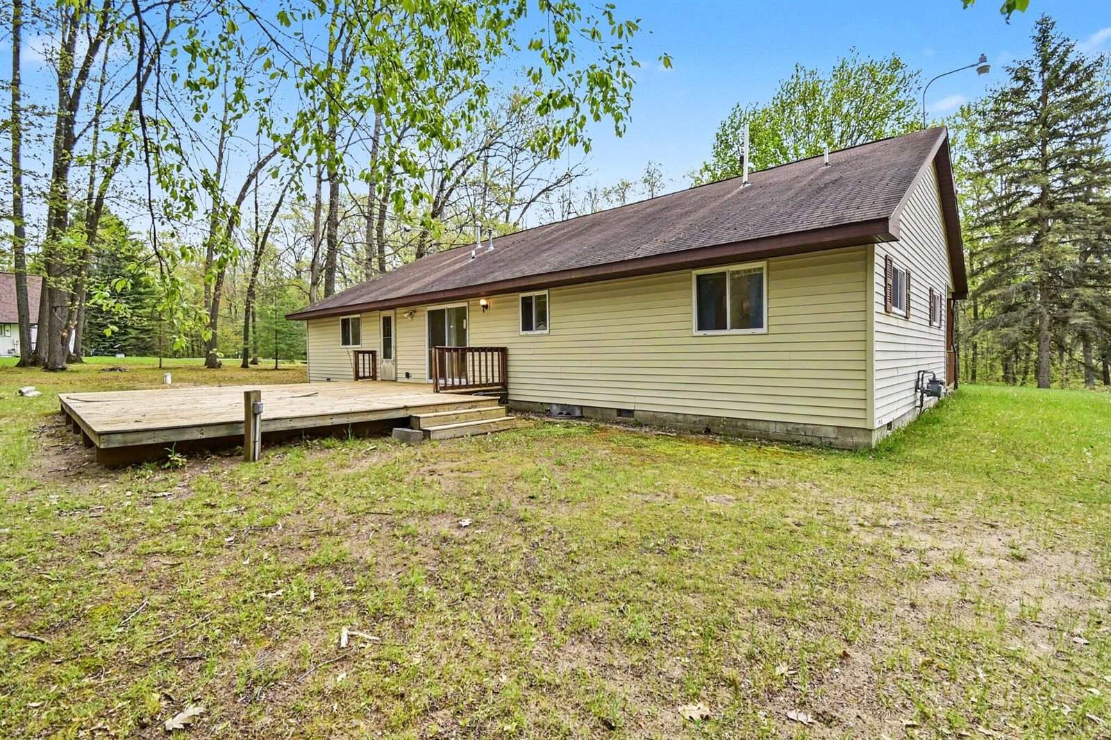 306 Silverhill Drive, Houghton Lake, MI 48629