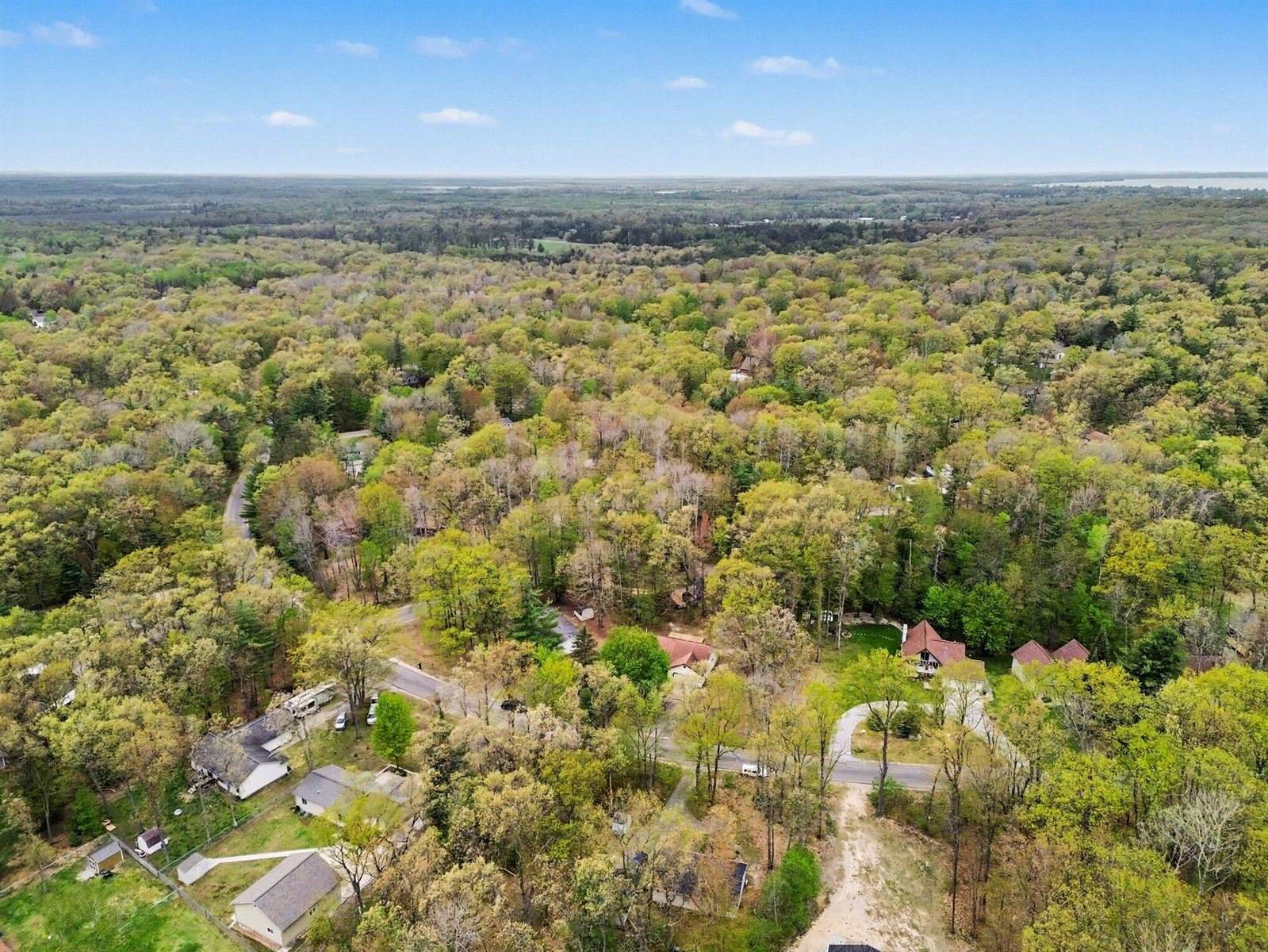 306 Silverhill Drive, Houghton Lake, MI 48629