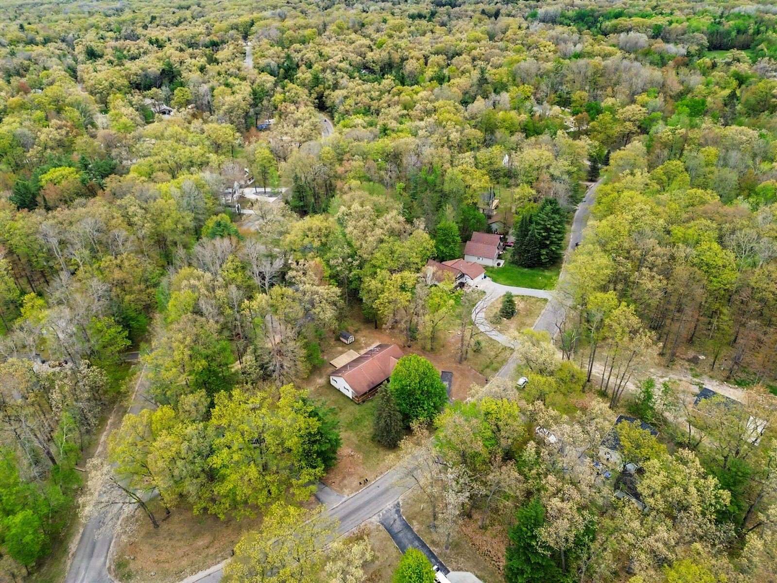 306 Silverhill Drive, Houghton Lake, MI 48629
