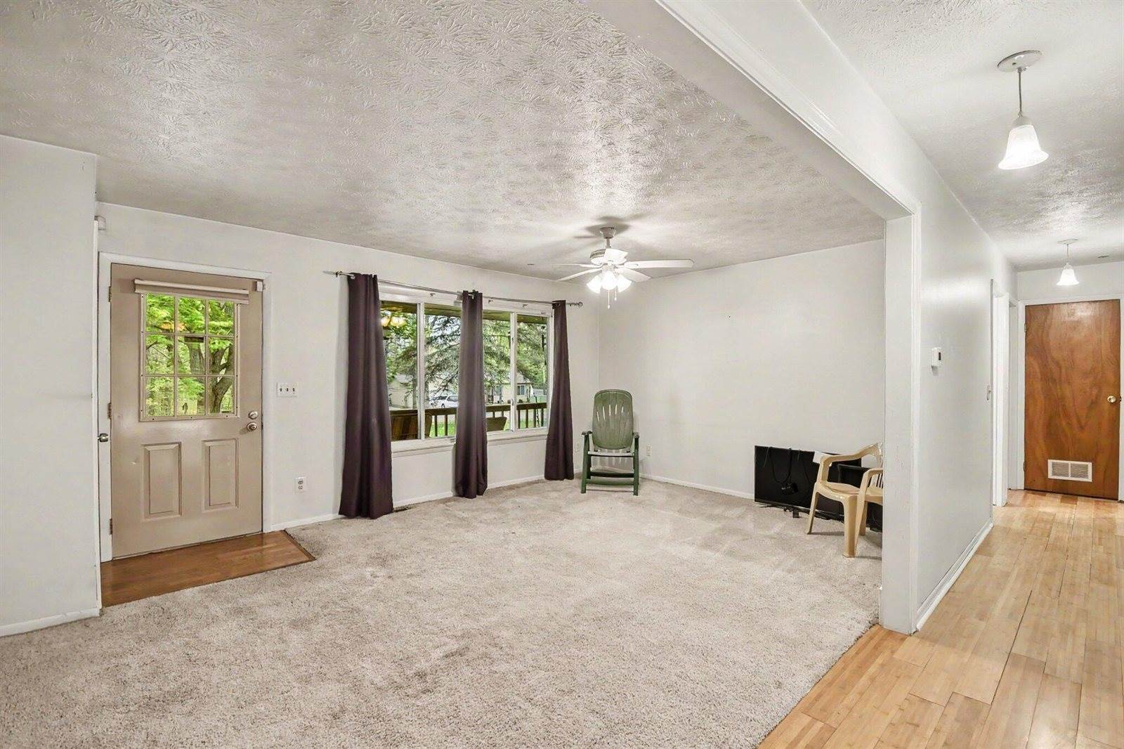 306 Silverhill Drive, Houghton Lake, MI 48629