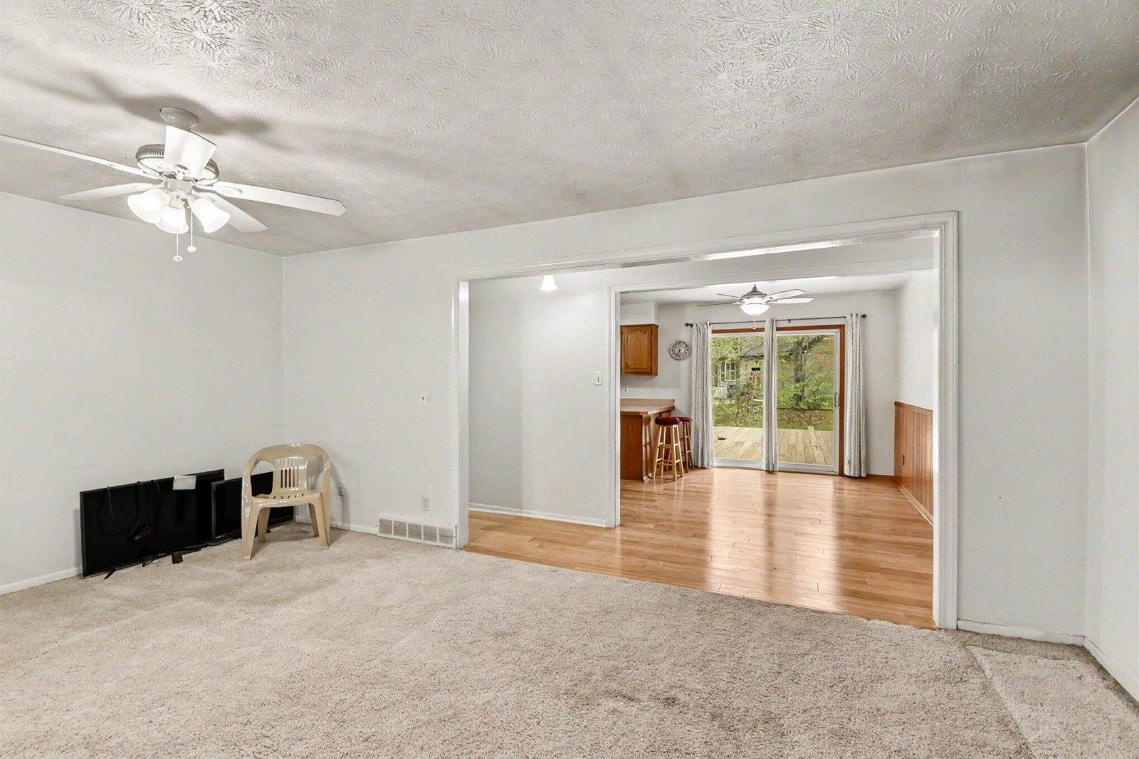 306 Silverhill Drive, Houghton Lake, MI 48629