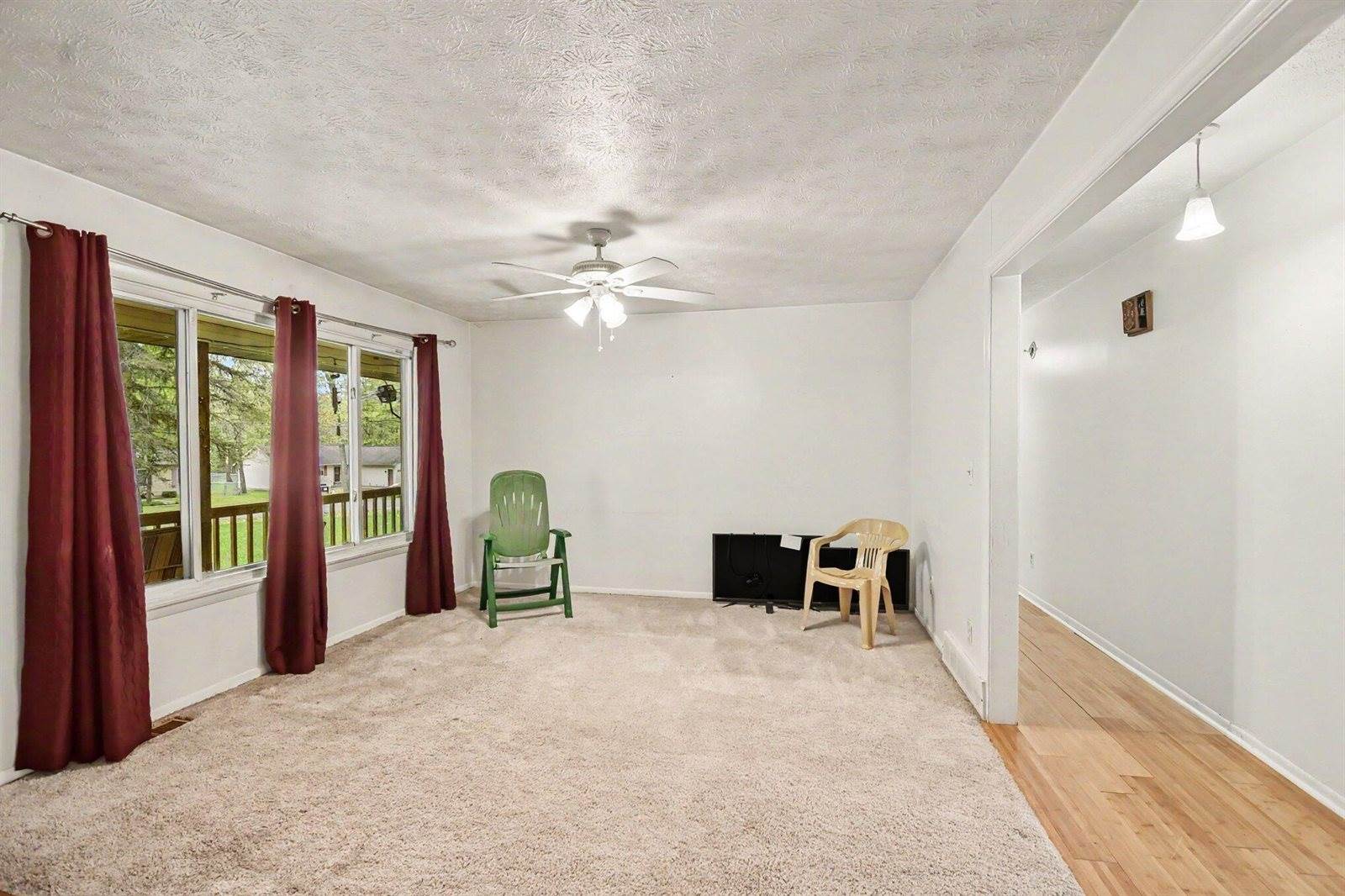 306 Silverhill Drive, Houghton Lake, MI 48629