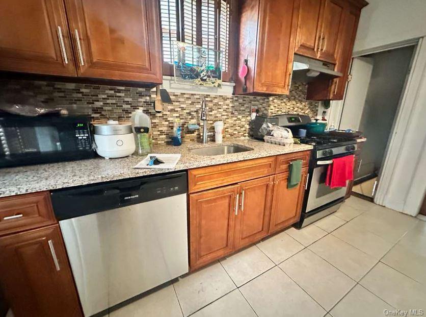 32 Herbert Avenue, Port Washington, NY 11050
