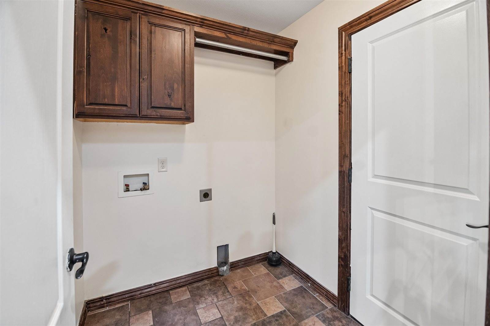2034 South Sierra Hills Ct, Wichita, KS 67230