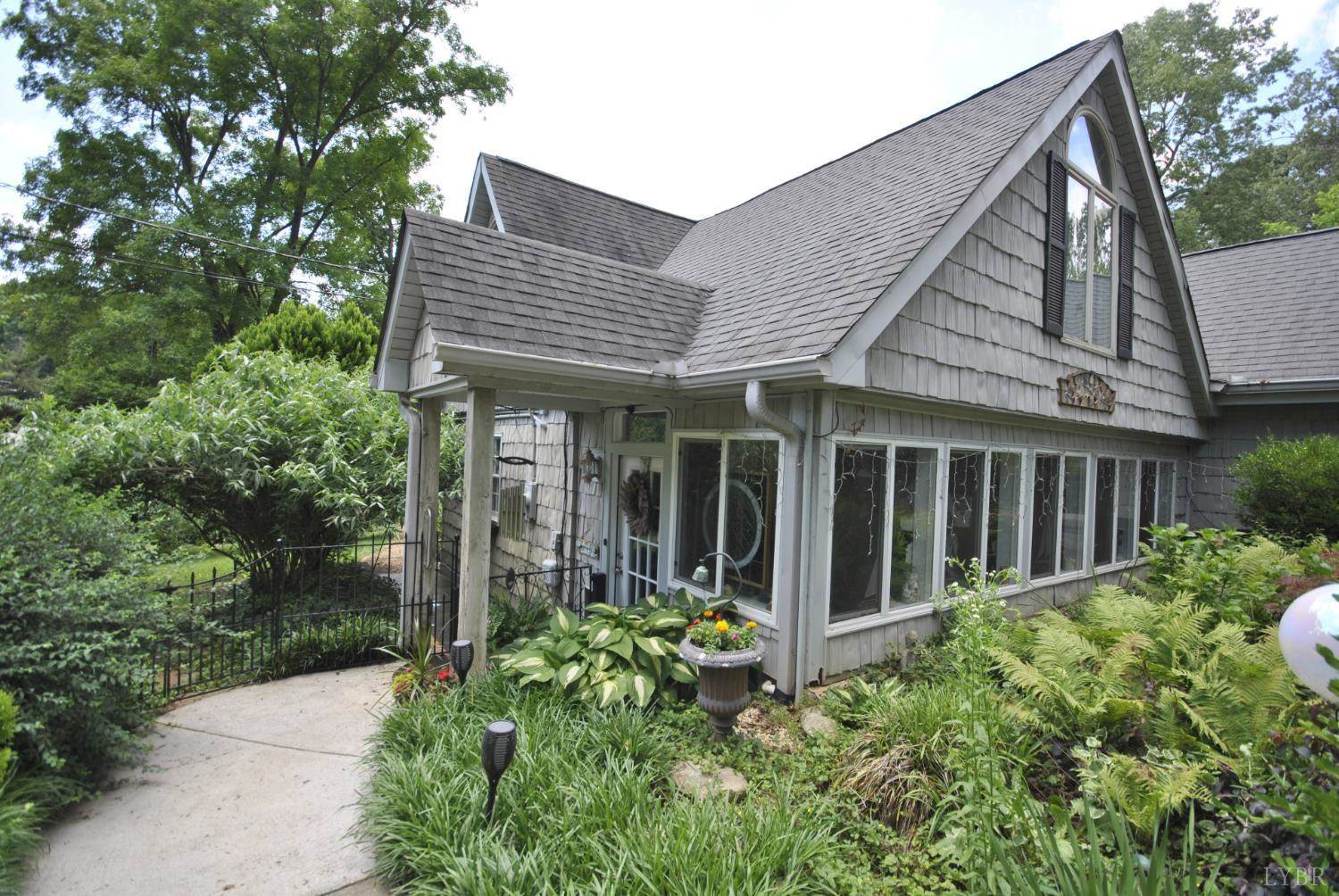 1216 Timberlake Drive, Lynchburg, VA 24502