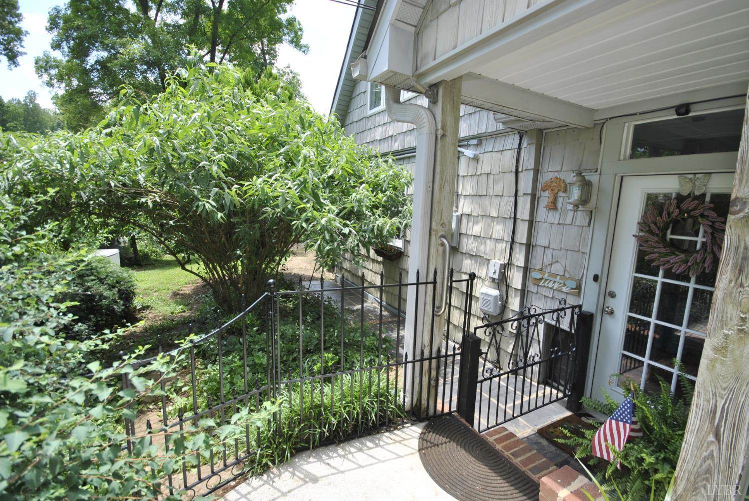 1216 Timberlake Drive, Lynchburg, VA 24502