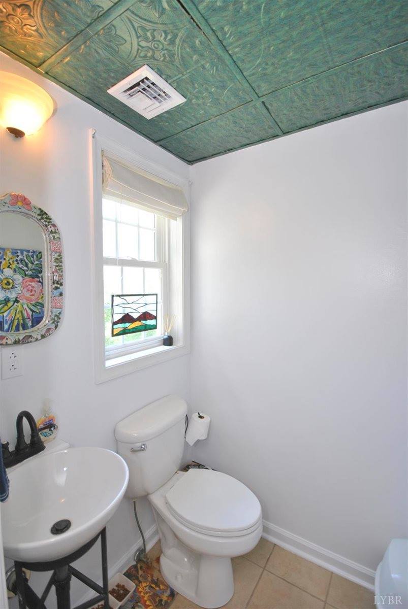 1216 Timberlake Drive, Lynchburg, VA 24502